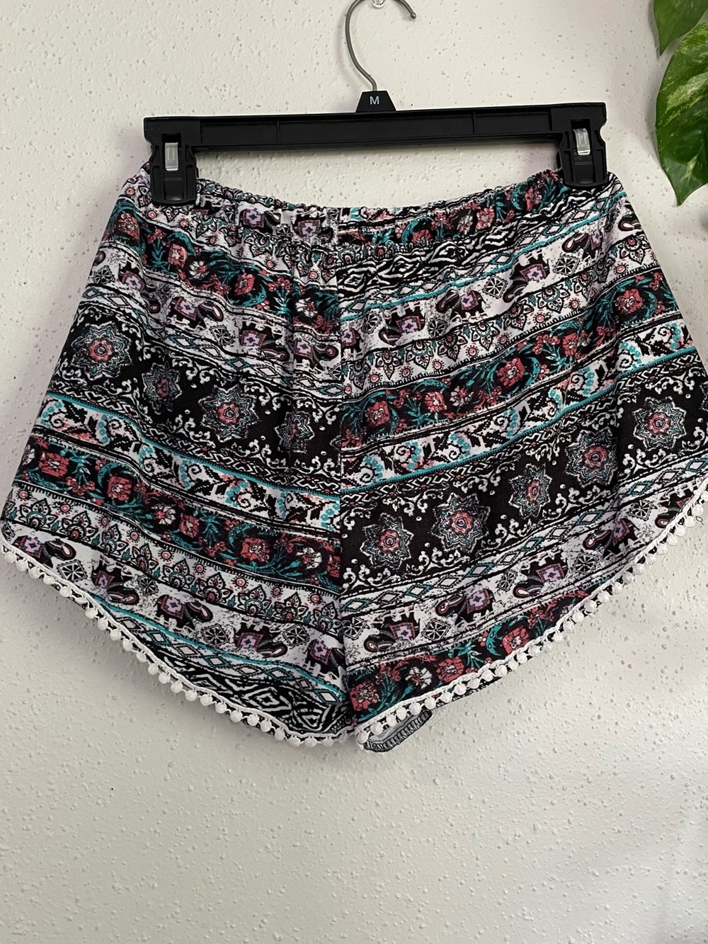 Boho Tassel Print Shorts Size M | Resort Beach Festival Summer - Picture 5 of 9